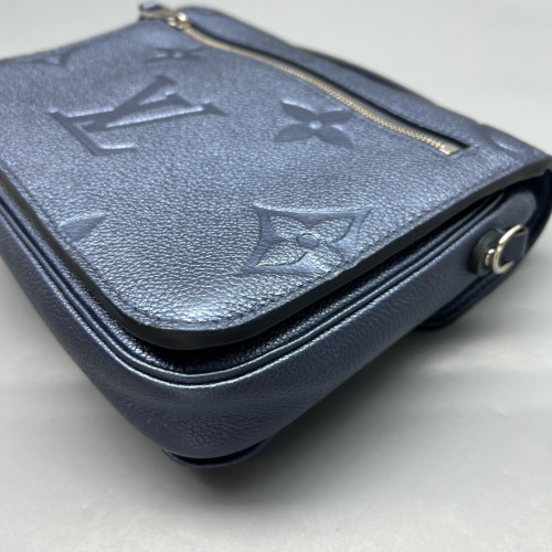 Louis Vuitton Pochette Metis Monogram Empreinte Giant Blue