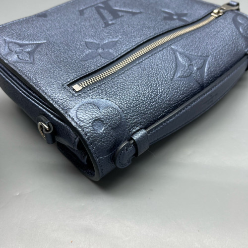 Louis Vuitton Pochette Metis Monogram Empreinte Giant Blue