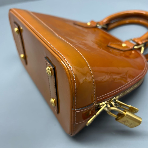Louis Vuitton Alma BB Vernis Tan