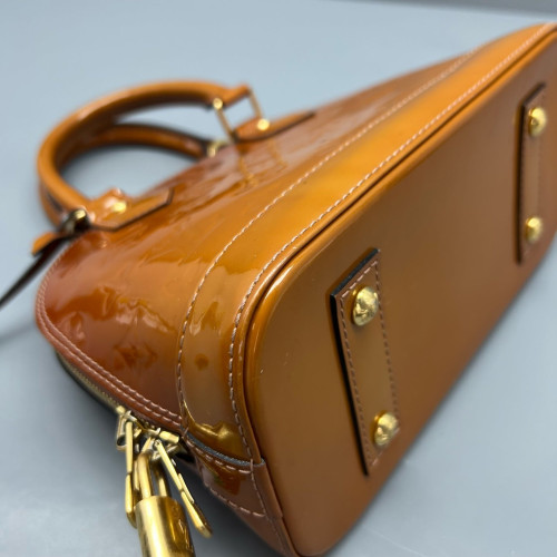 Louis Vuitton Alma BB Vernis Tan