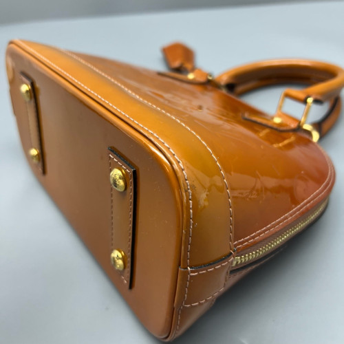 Louis Vuitton Alma BB Vernis Tan