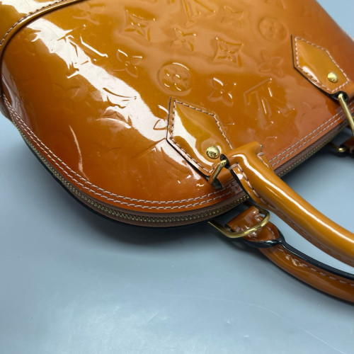 Louis Vuitton Alma BB Vernis Tan