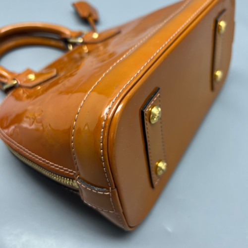 Louis Vuitton Alma BB Vernis Tan