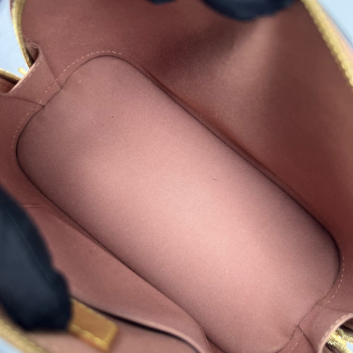 Louis Vuitton Alma BB Vernis Tan