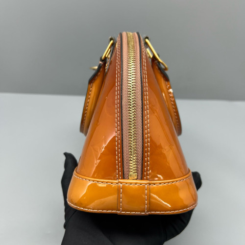 Louis Vuitton Alma BB Vernis Tan