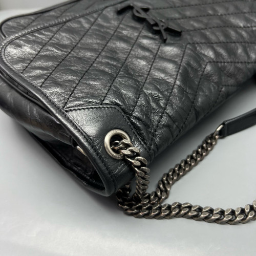 Yves Saint Laurent Large Niki Chain Pull Up Leather Black