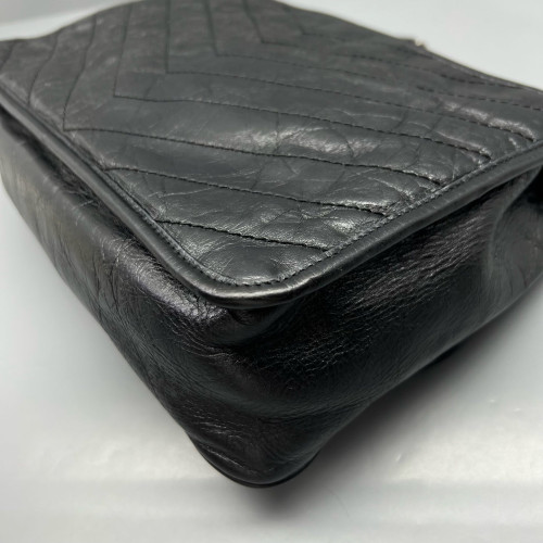 Yves Saint Laurent Large Niki Chain Pull Up Leather Black