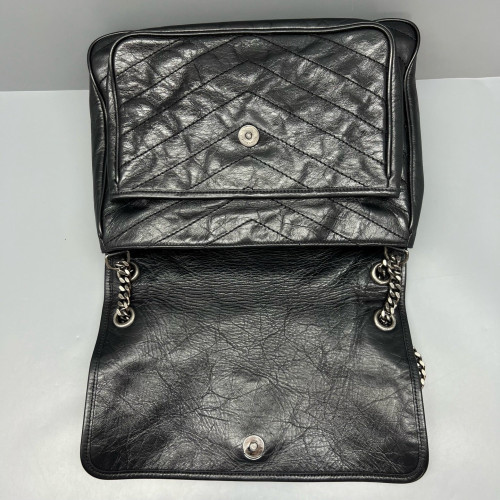 Yves Saint Laurent Large Niki Chain Pull Up Leather Black