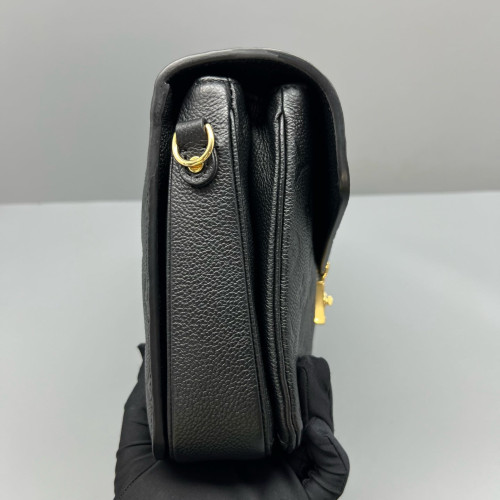 Louis Vuitton Pochette Metis Monogram Empreinte Black Louis Vuitton Pochette Metis Monogram Empreinte Black