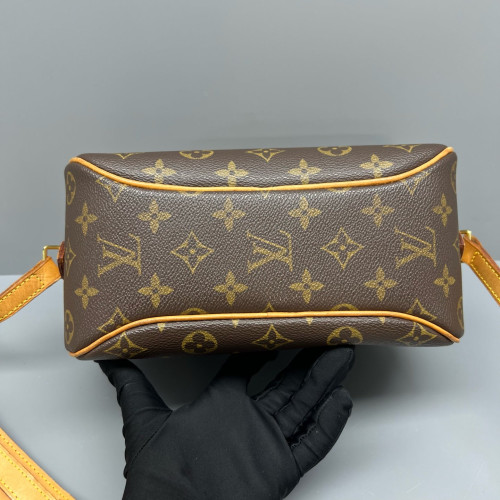 Louis Vuitton Blois Monogram Brown