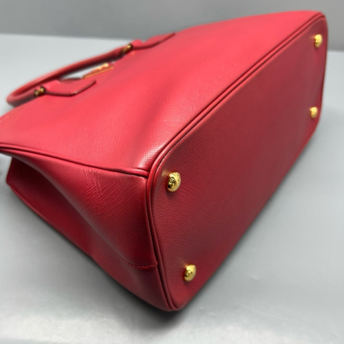 Prada Medium Galleria Double Zip Tote Saffiano Calfskin Red Prada Medium Galleria Double Zip Tote Saffiano Calfskin Red
