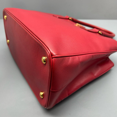 Prada Medium Galleria Double Zip Tote Saffiano Calfskin Red Prada Medium Galleria Double Zip Tote Saffiano Calfskin Red