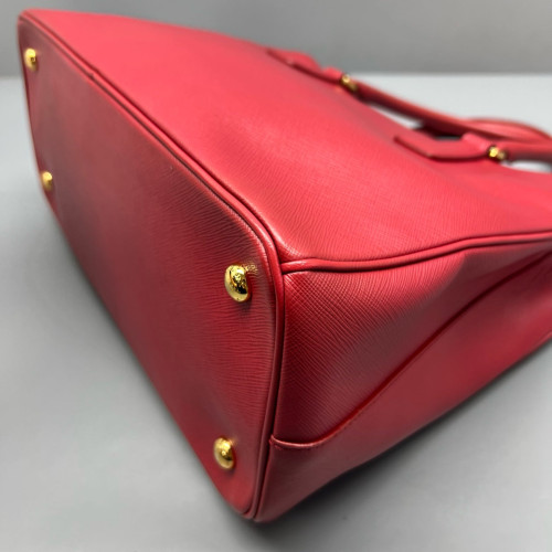 Prada Medium Galleria Double Zip Tote Saffiano Calfskin Red Prada Medium Galleria Double Zip Tote Saffiano Calfskin Red