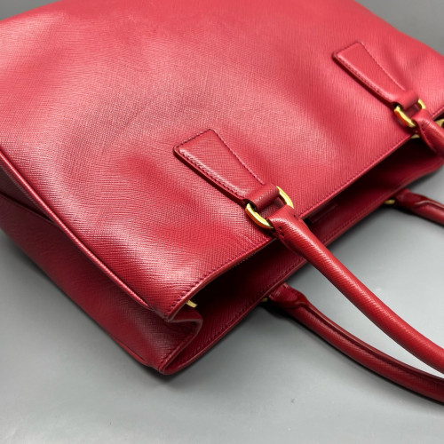 Prada Medium Galleria Double Zip Tote Saffiano Calfskin Red Prada Medium Galleria Double Zip Tote Saffiano Calfskin Red