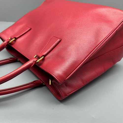 Prada Medium Galleria Double Zip Tote Saffiano Calfskin Red Prada Medium Galleria Double Zip Tote Saffiano Calfskin Red