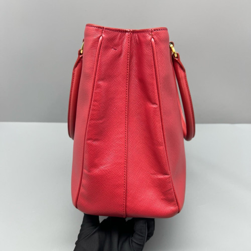 Prada Medium Galleria Double Zip Tote Saffiano Calfskin Red Prada Medium Galleria Double Zip Tote Saffiano Calfskin Red