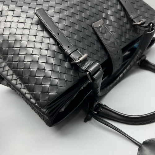 Bottega Veneta Large Roma Tote Bag Calfskin Intrecciato Black