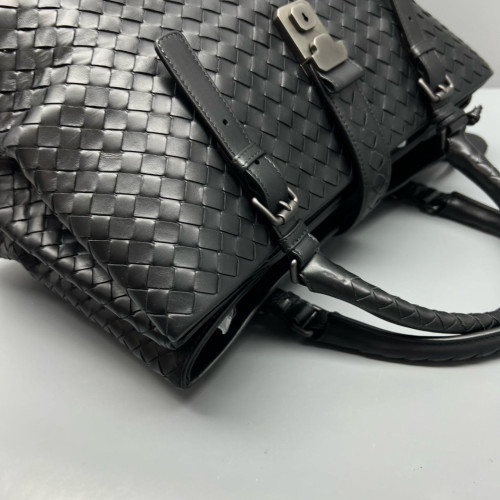 Bottega Veneta Large Roma Tote Bag Calfskin Intrecciato Black