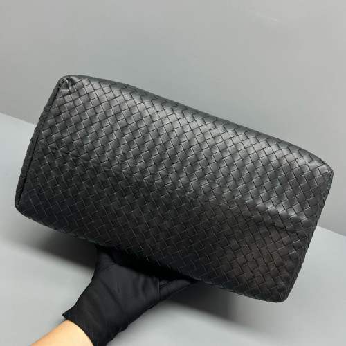 Bottega Veneta Large Roma Tote Bag Calfskin Intrecciato Black