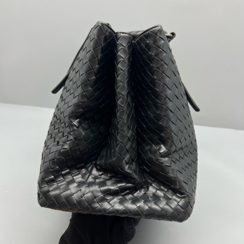 Bottega Veneta Large Roma Tote Bag Calfskin Intrecciato Black