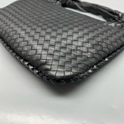 Bottega Veneta Large Veneta Hobo Calfskin Intrecciato Black