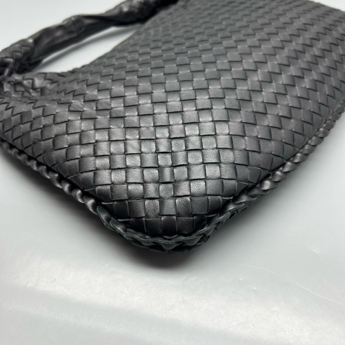 Bottega Veneta Large Veneta Hobo Calfskin Intrecciato Black