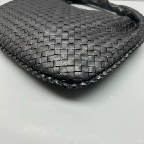 Bottega Veneta Large Veneta Hobo Calfskin Intrecciato Black
