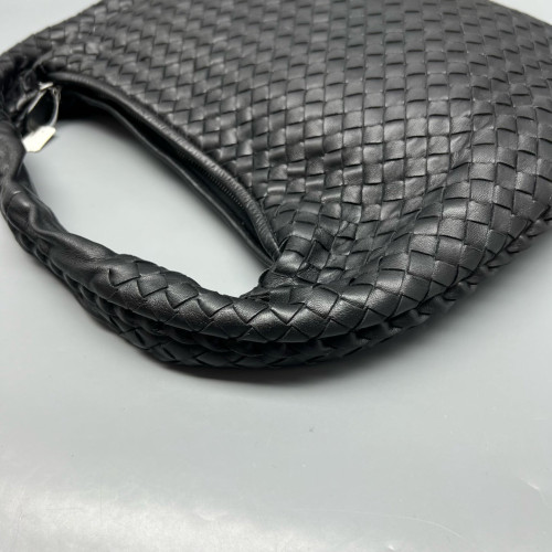 Bottega Veneta Large Veneta Hobo Calfskin Intrecciato Black