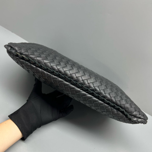 Bottega Veneta Large Veneta Hobo Calfskin Intrecciato Black