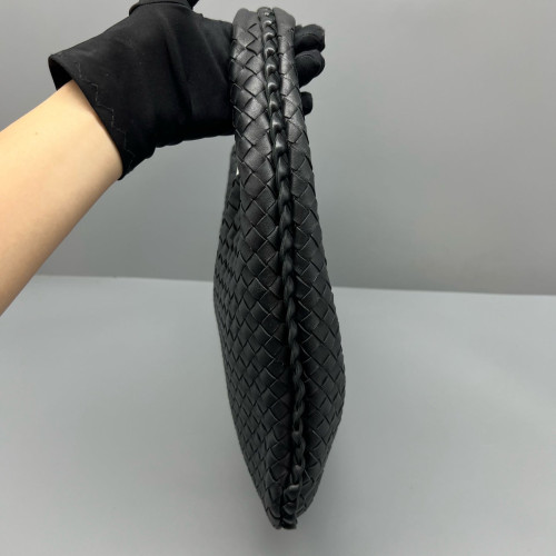 Bottega Veneta Large Veneta Hobo Calfskin Intrecciato Black