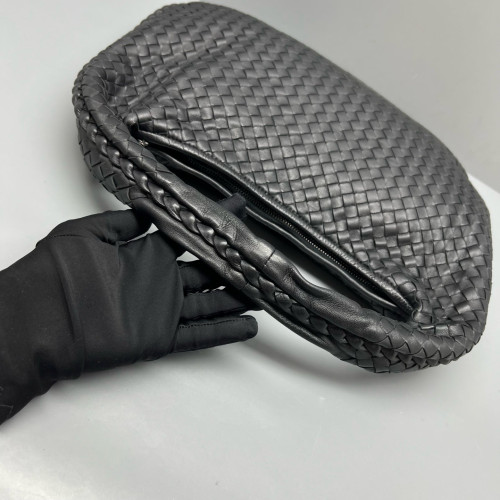 Bottega Veneta Large Veneta Hobo Calfskin Intrecciato Black