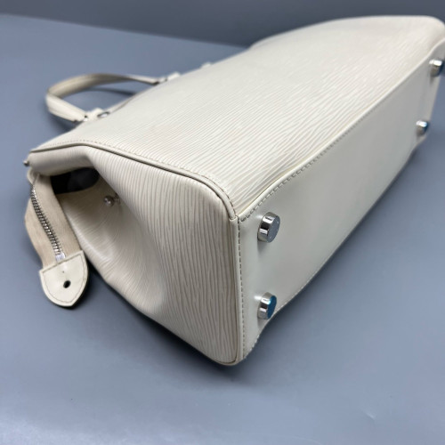 Louis Vuitton Brea MM Epi White