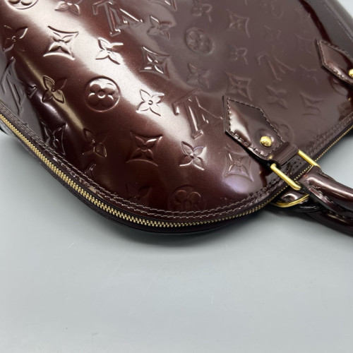 Louis Vuitton Alma PM Vernis Amarante