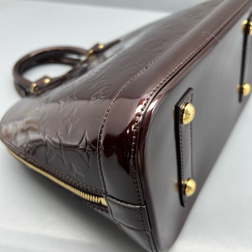 Louis Vuitton Alma PM Vernis Amarante