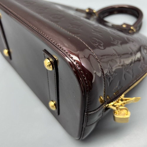 Louis Vuitton Alma PM Vernis Amarante