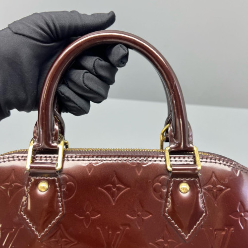 Louis Vuitton Alma PM Vernis Amarante