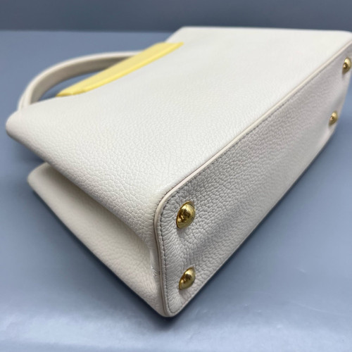Louis Vuitton Capucines PM Calfskin Beige Mystic White