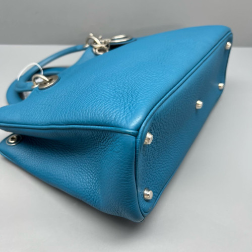 Dior Medium Diorissimo Tote Grained Calfskin Blue