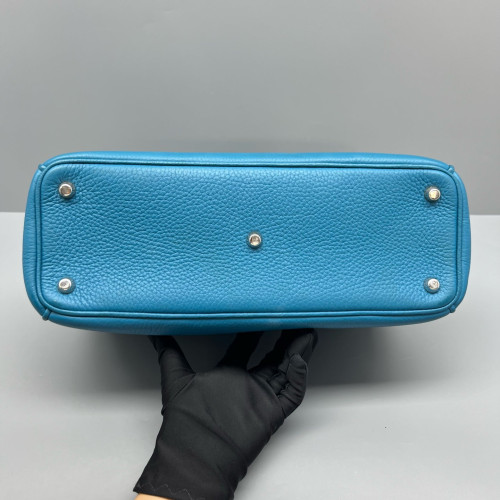 Dior Medium Diorissimo Tote Grained Calfskin Blue