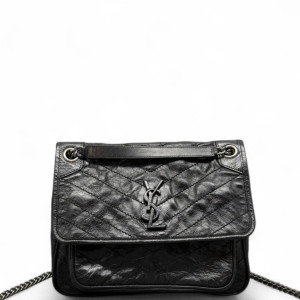 Yves Saint Laurent Medium Niki Chain Pull Up Leather Black Yves Saint Laurent Medium Niki Chain Pull Up Leather Black