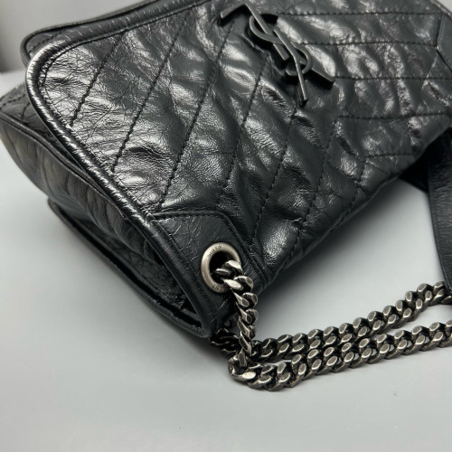Yves Saint Laurent Medium Niki Chain Pull Up Leather Black