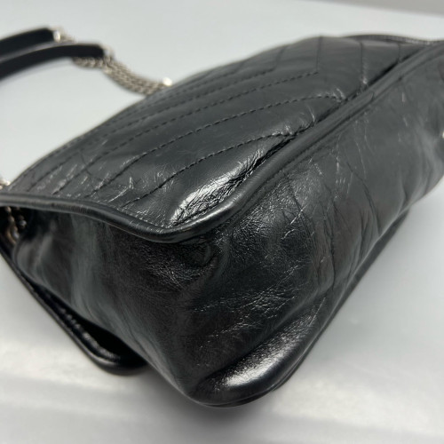 Yves Saint Laurent Medium Niki Chain Pull Up Leather Black