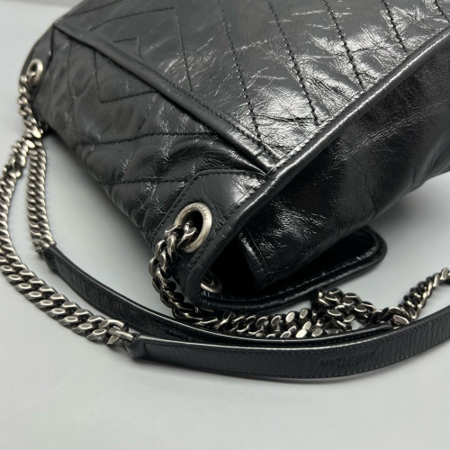 Yves Saint Laurent Medium Niki Chain Pull Up Leather Black