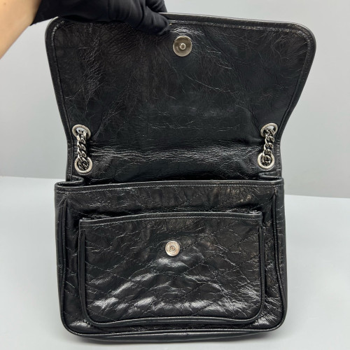 Yves Saint Laurent Medium Niki Chain Pull Up Leather Black