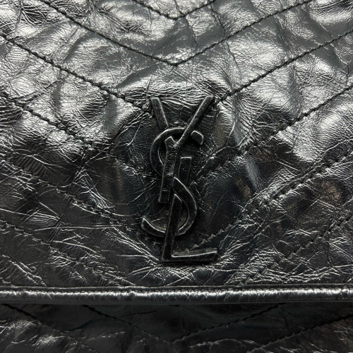 Yves Saint Laurent Medium Niki Chain Pull Up Leather Black