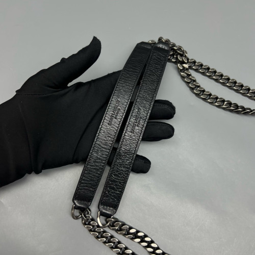 Yves Saint Laurent Medium Niki Chain Pull Up Leather Black