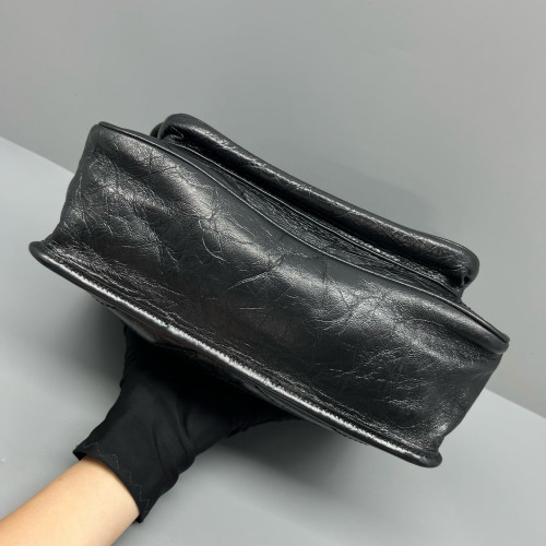 Yves Saint Laurent Medium Niki Chain Pull Up Leather Black