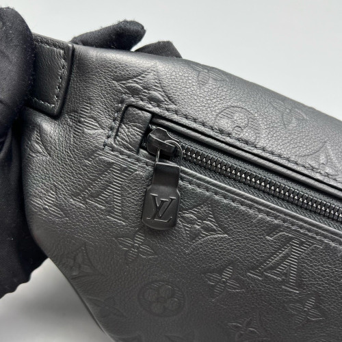 Louis Vuitton Discovery Bumbag Monogram Shadow Black Louis Vuitton Discovery Bumbag Monogram Shadow Black