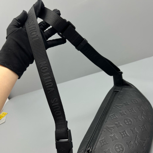 Louis Vuitton Discovery Bumbag Monogram Shadow Black Louis Vuitton Discovery Bumbag Monogram Shadow Black