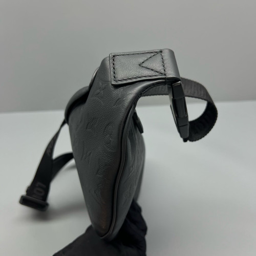 Louis Vuitton Discovery Bumbag Monogram Shadow Black Louis Vuitton Discovery Bumbag Monogram Shadow Black